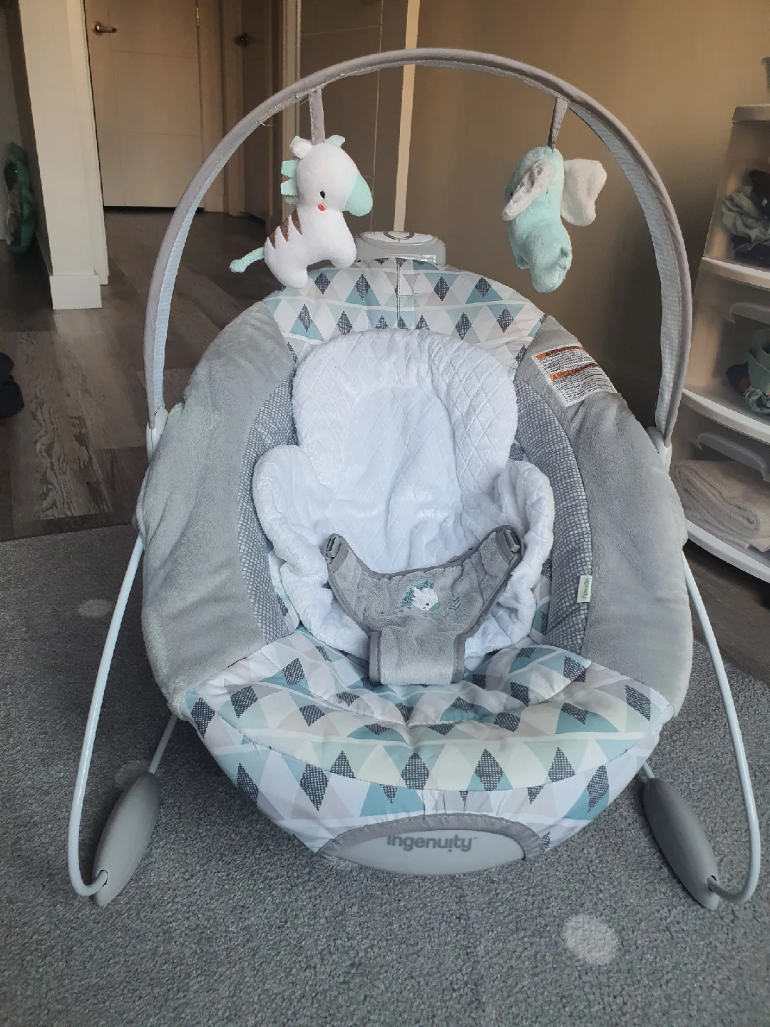 Ingenuity Baby Bouncer with Toys image indicator(3)