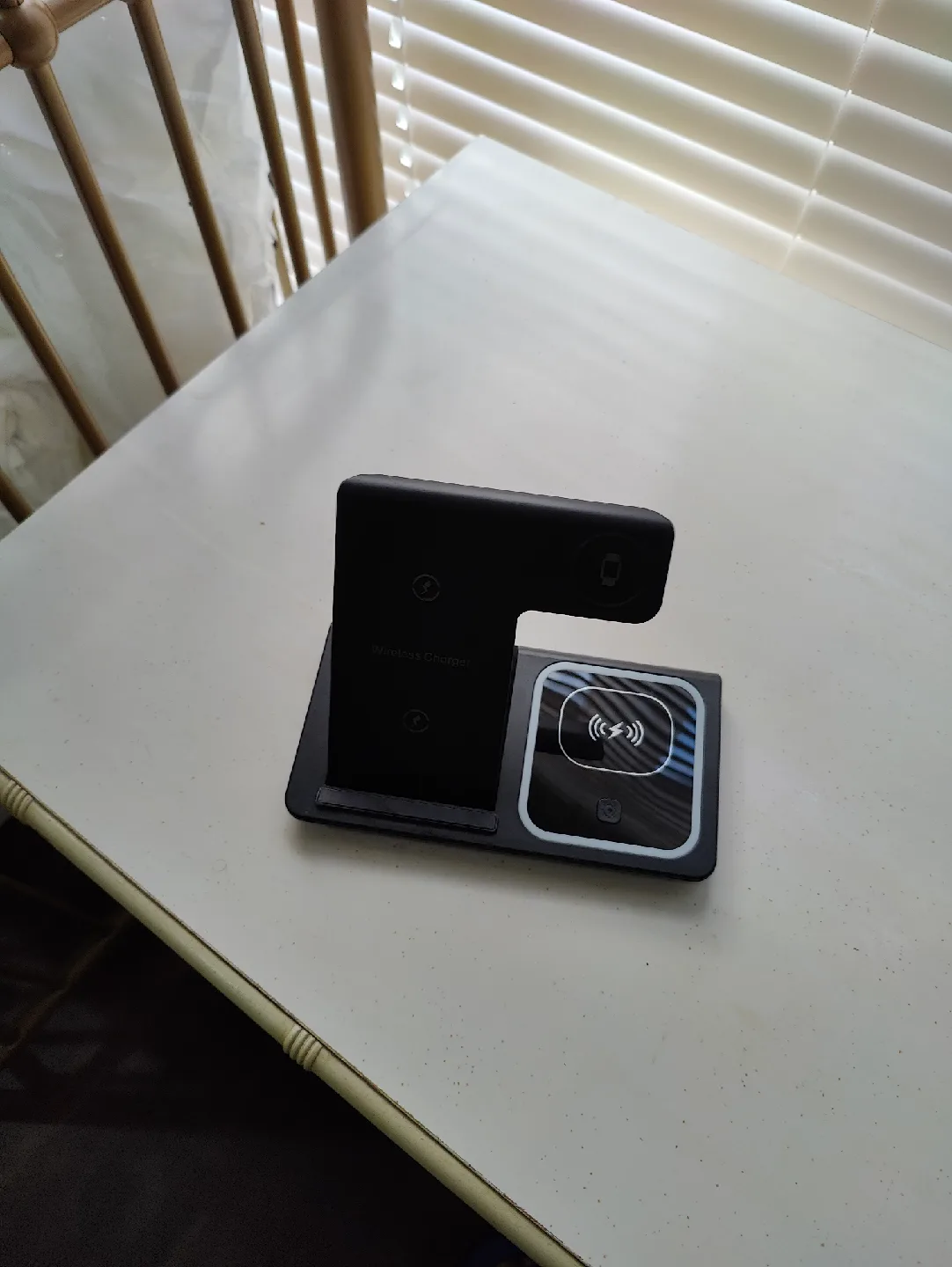 Wireless Charger - Phone, Watch, Earbuds image indicator(2)