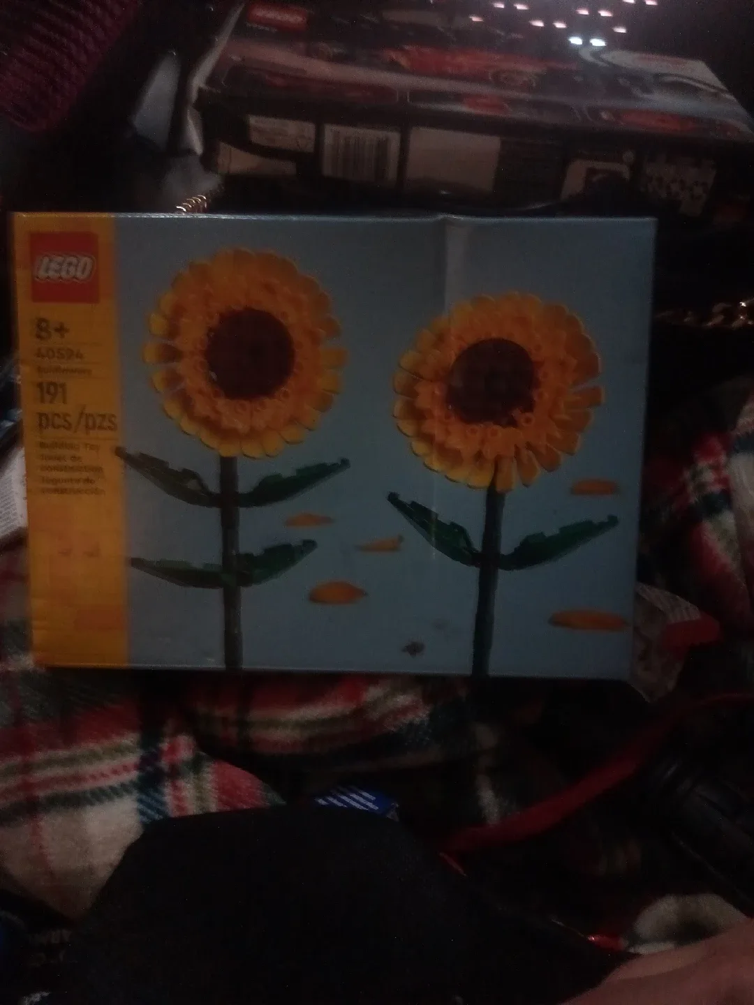 LEGO Speed Champions Sets: NASCAR, Formula 1, Sunflowers image indicator(4)