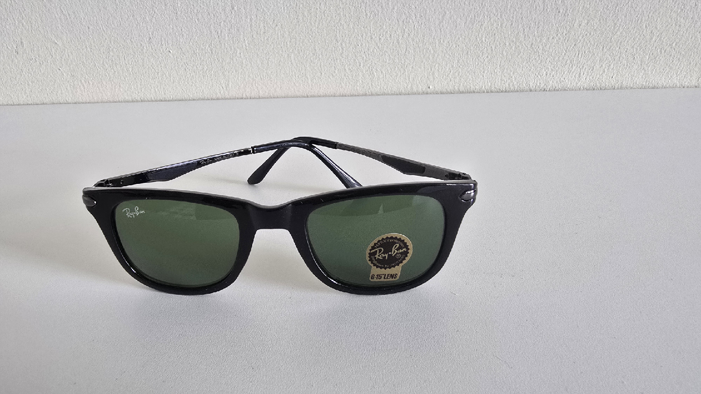 Ray-Ban Black Sunglasses - Like New! - photo 4
