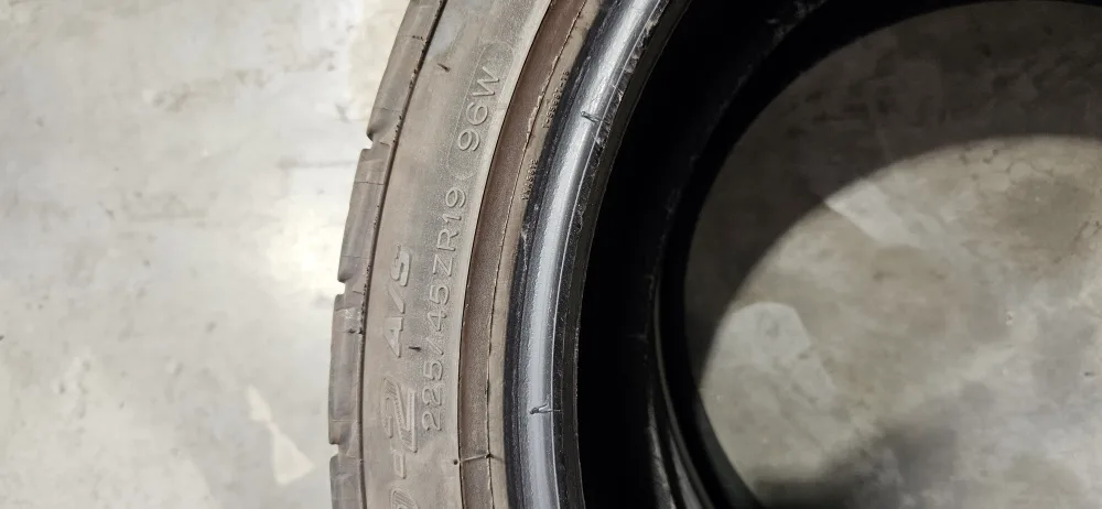 BFGoodrich g-Force Comp-2 A/S Tire image indicator(7)