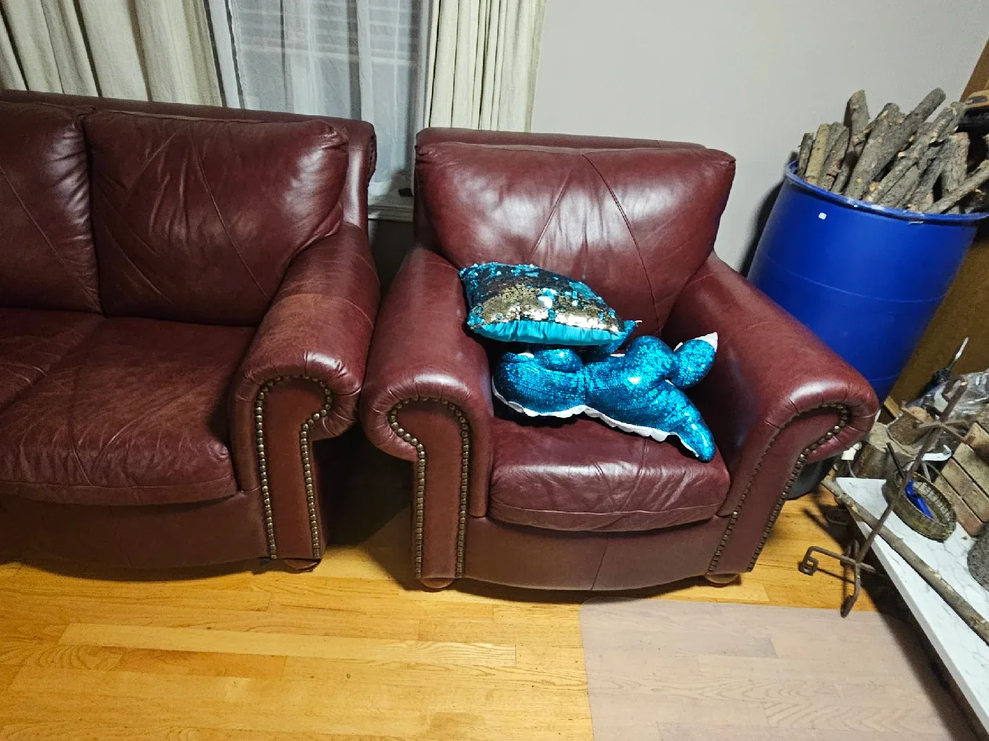 Leather Sofa and Armchair Set - Burgundy image indicator(3)