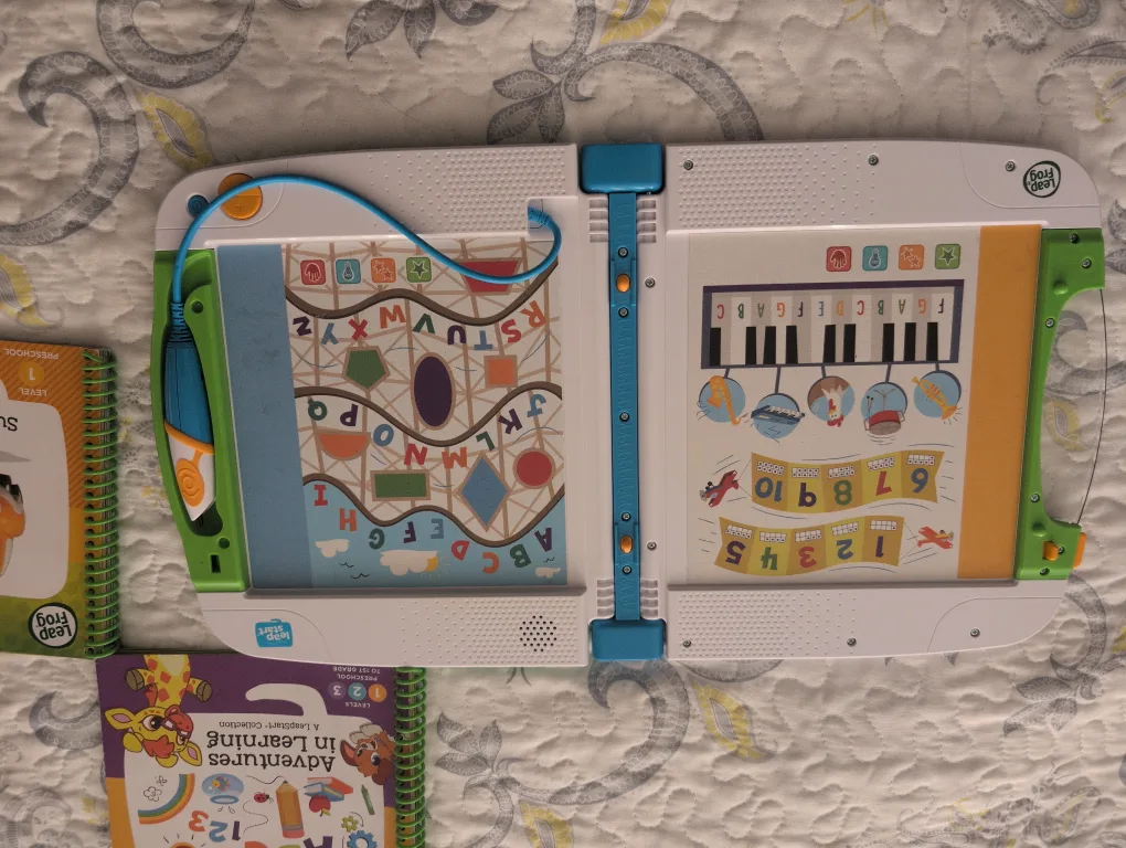 LeapFrog System with 2 Books!!  🧡 image indicator(3)