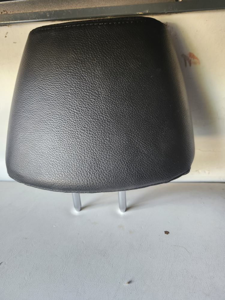 Car Headrest - Black - photo 2