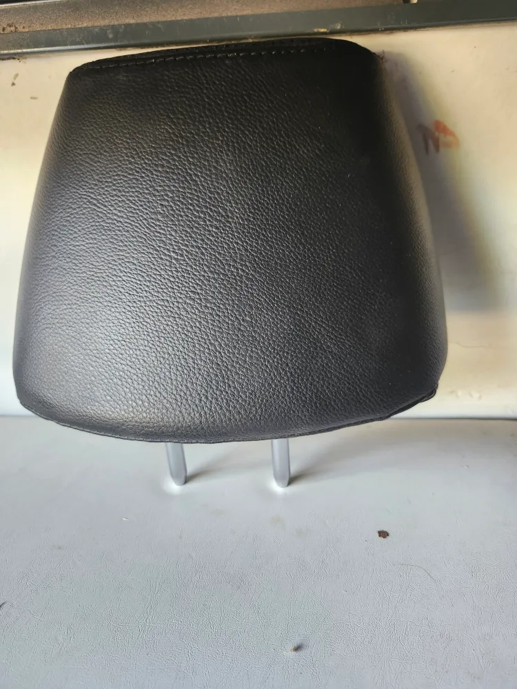 Car Headrest - Black image indicator(2)