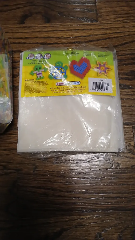 Perler Beads with Pegboards image indicator(8)