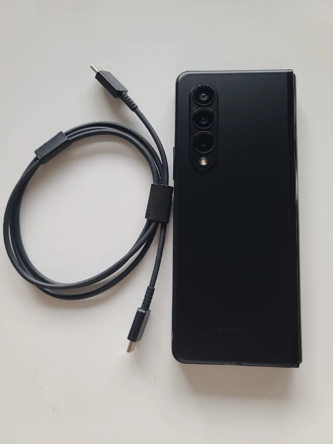 Samsung Galaxy Z Fold 3 - Black image indicator(2)