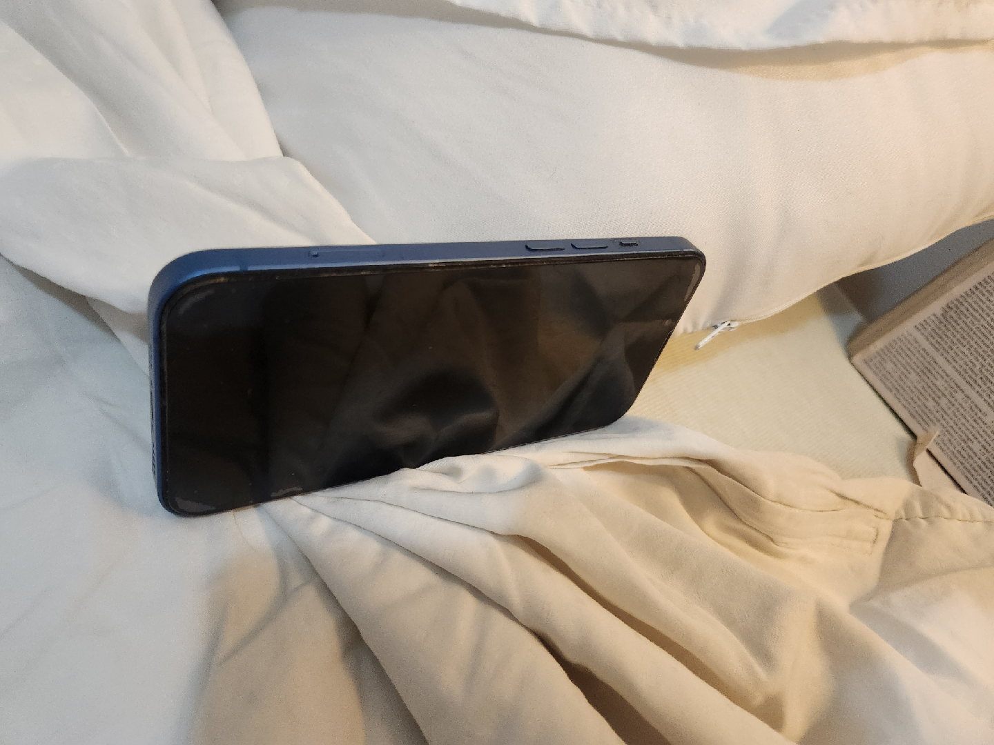 iPhone 13 Blue - photo 3