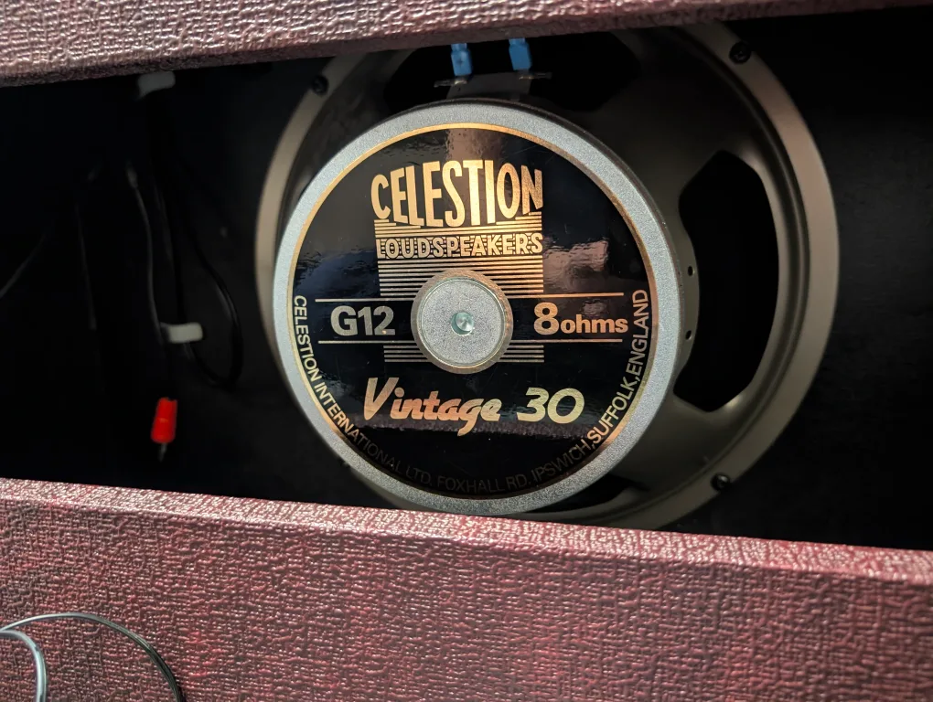 Traynor Custom Valve 40 Guitar Amp image indicator(2)