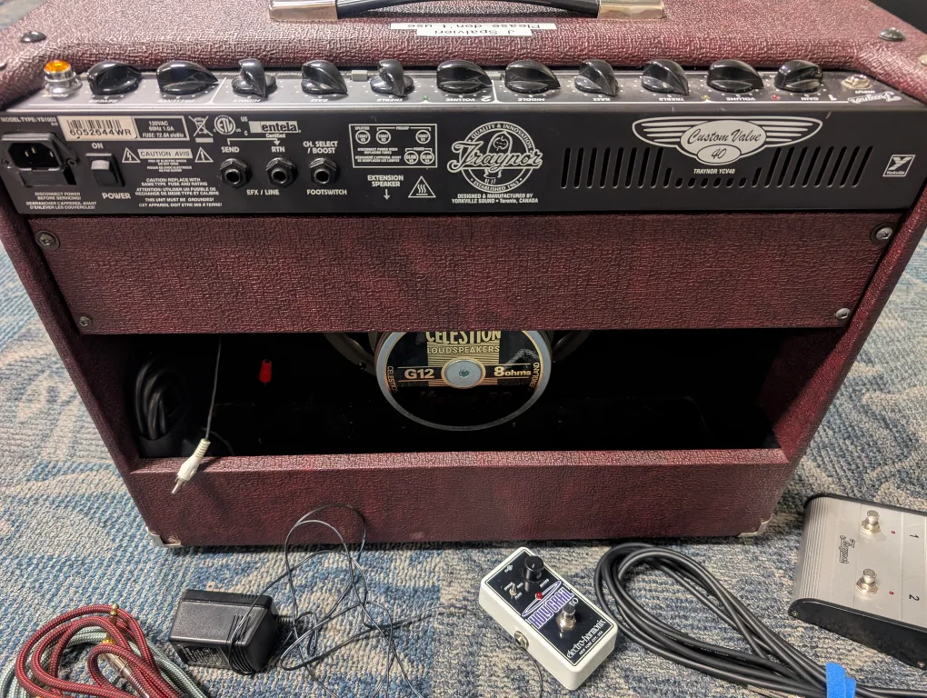 Traynor Custom Valve 40 Guitar Amp image indicator(3)