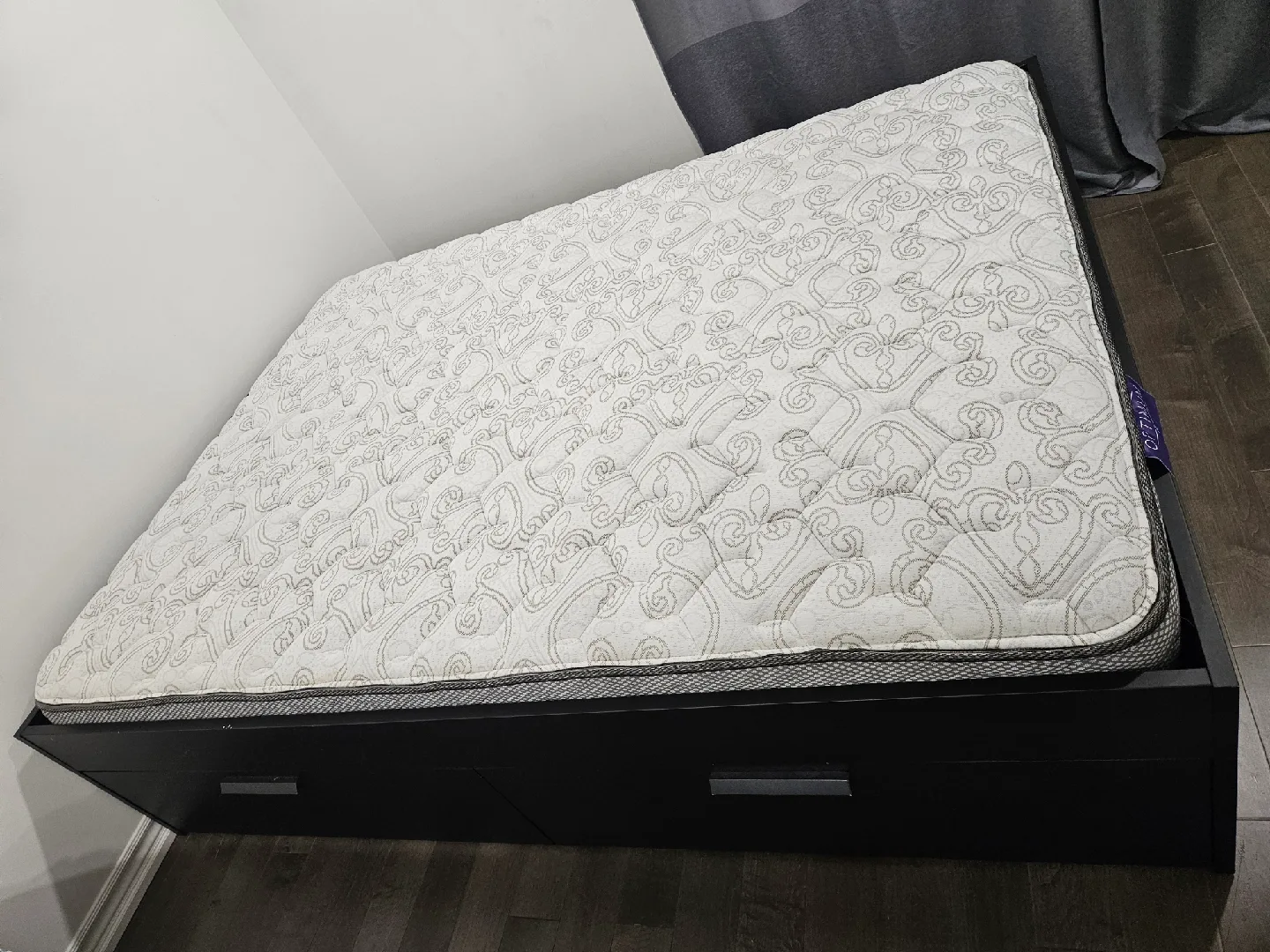 Optimum Mattress - Queen Size thumbnail