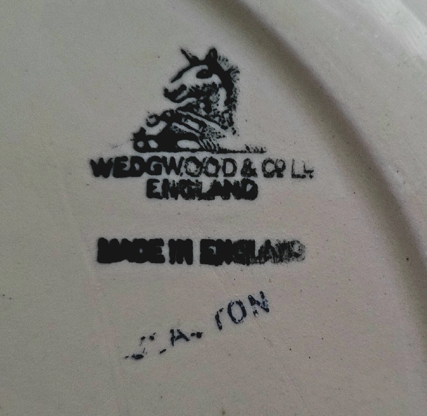 Wedgewood of England Clayton Pattern 9.5" Cake Plate - photo 3