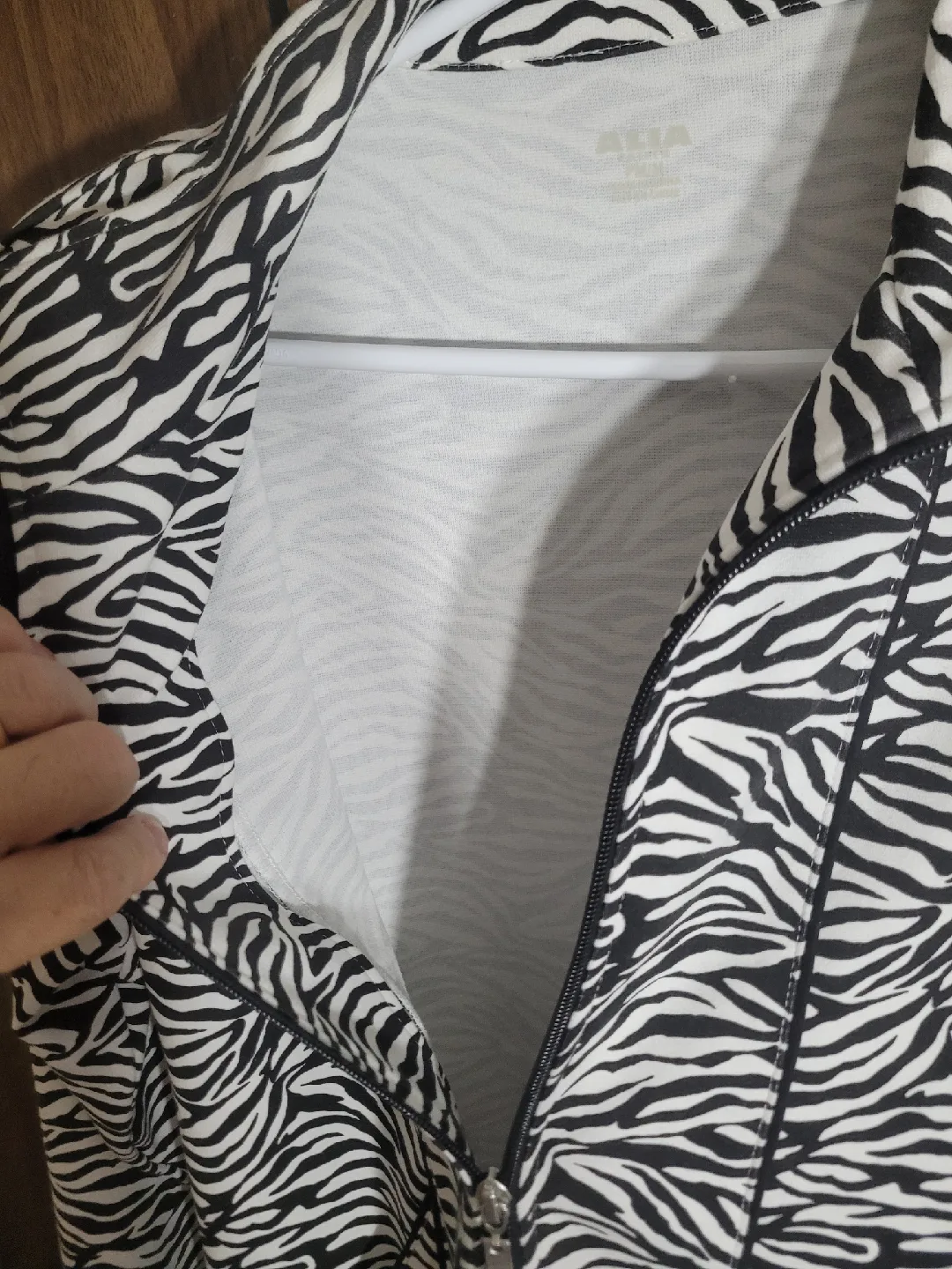 ALIA Zebra Print Jacket - Size Medium image indicator(6)