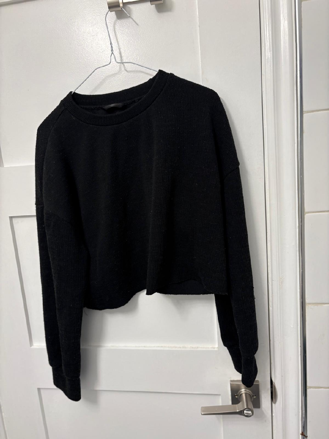 Aritzia Cropped Black Sweater - Size Small - photo 2
