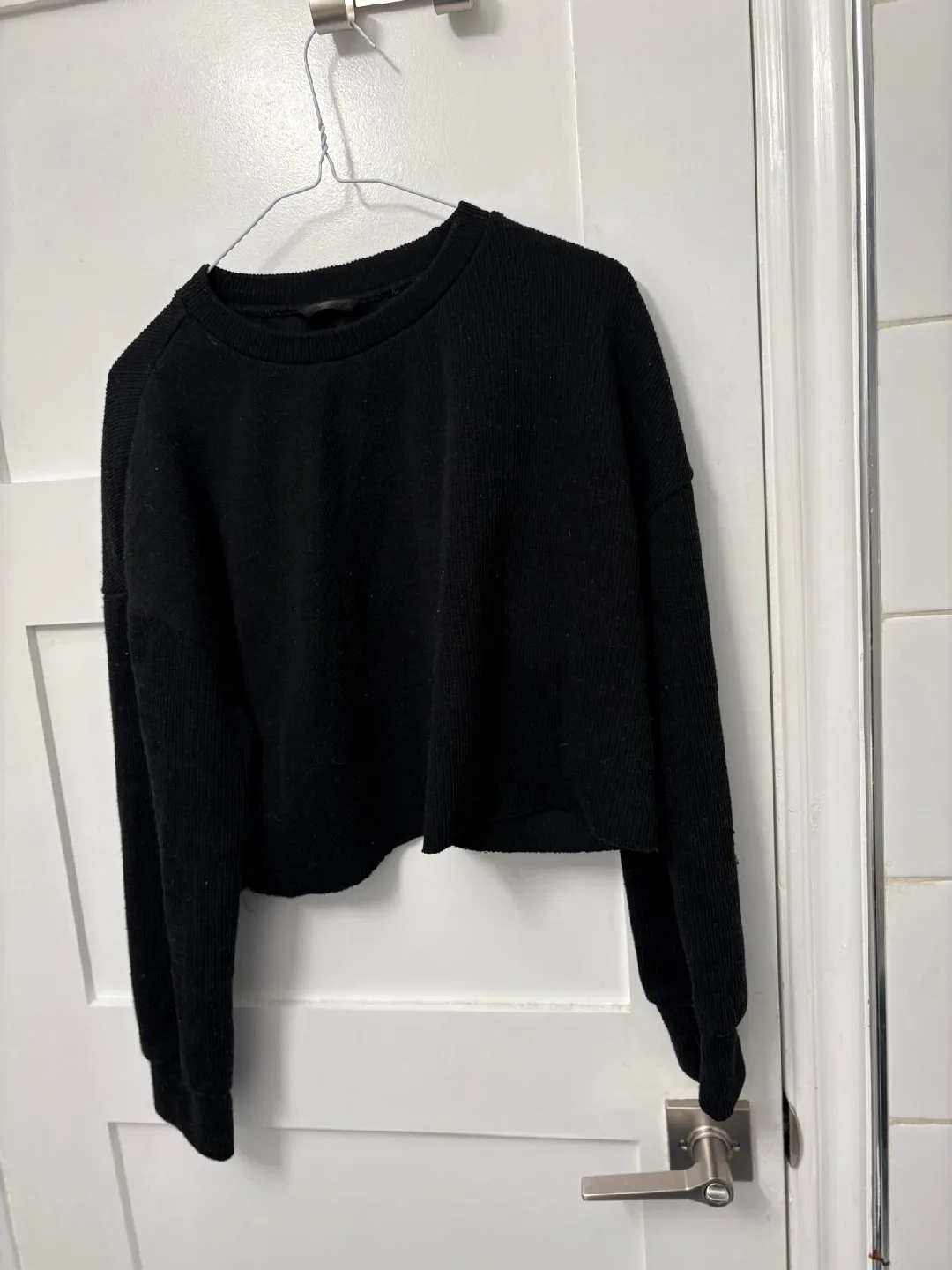 Aritzia Cropped Black Sweater - Size Small image indicator(2)