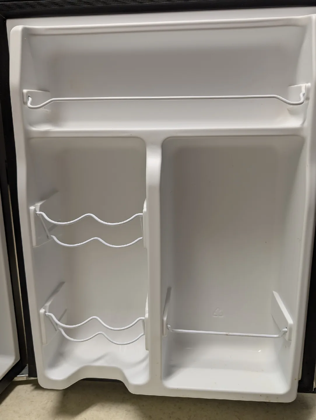 2.7 cu. ft. Vissani Mini Fridge image indicator(4)