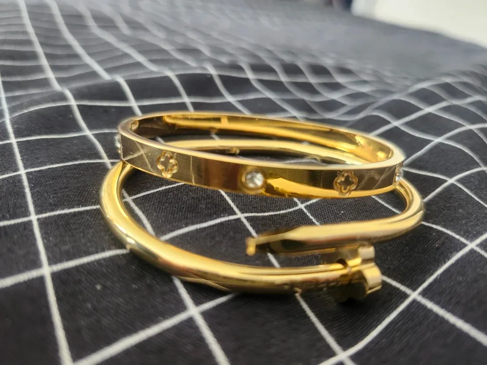 ✨ 2pcs Fashion Four-Leaf Clover Bracelet Set ✨ image indicator(3)