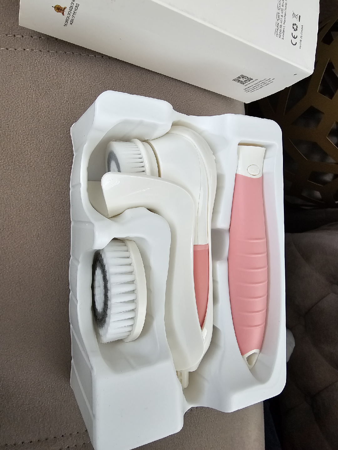 TOUCHBeauty Face & Body Cleansing Brush with 2pcs ...