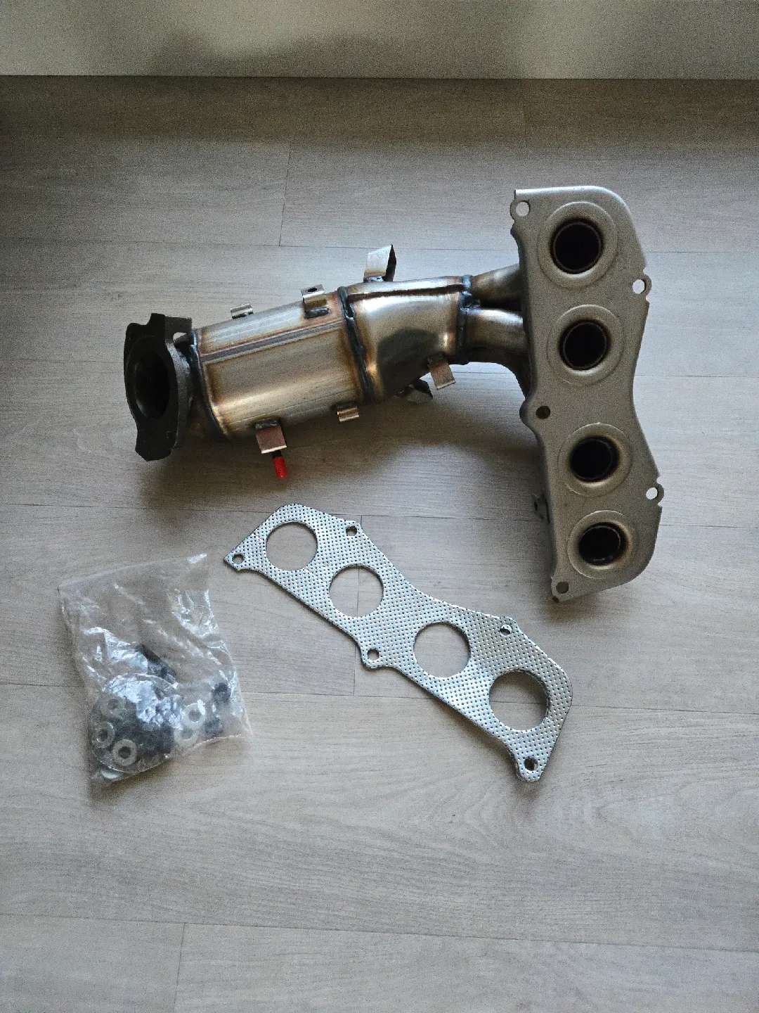 Front Catalytic Converter – Toyota Camry / Solara 2.4L thumbnail