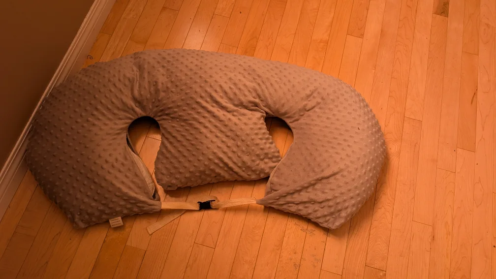 Twin Z Nursing Pillow, Grey