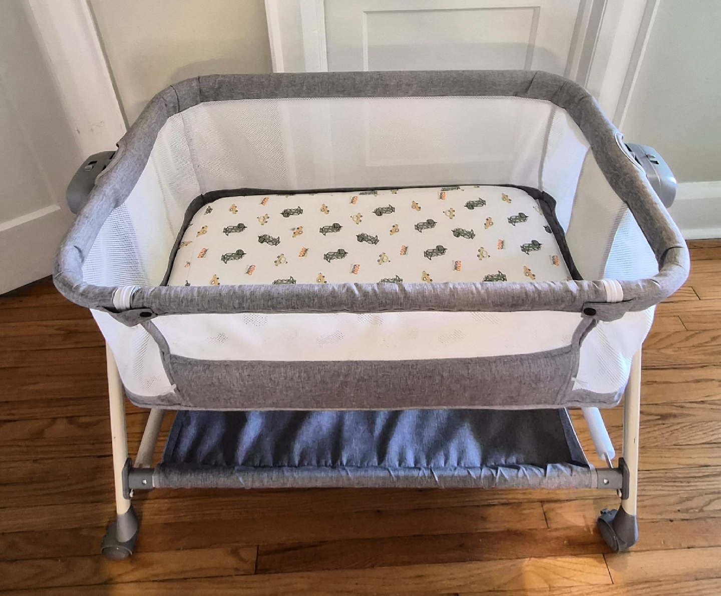 Baby bassinet 65$