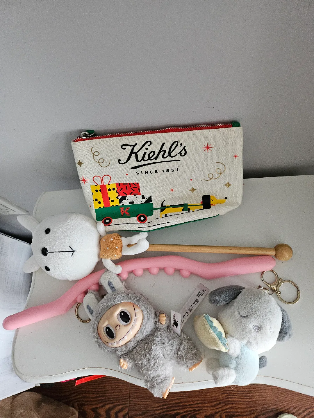 Clearance ! Bundle ! Kiehl's Since 1851 Pouch thumbnail