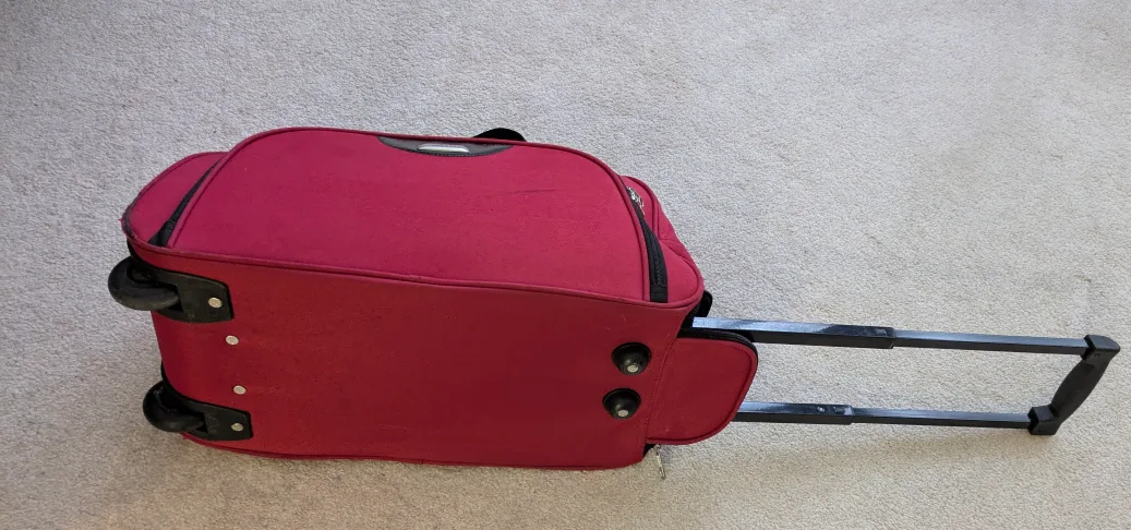 Rolling Duffel Bag - Red image indicator(3)