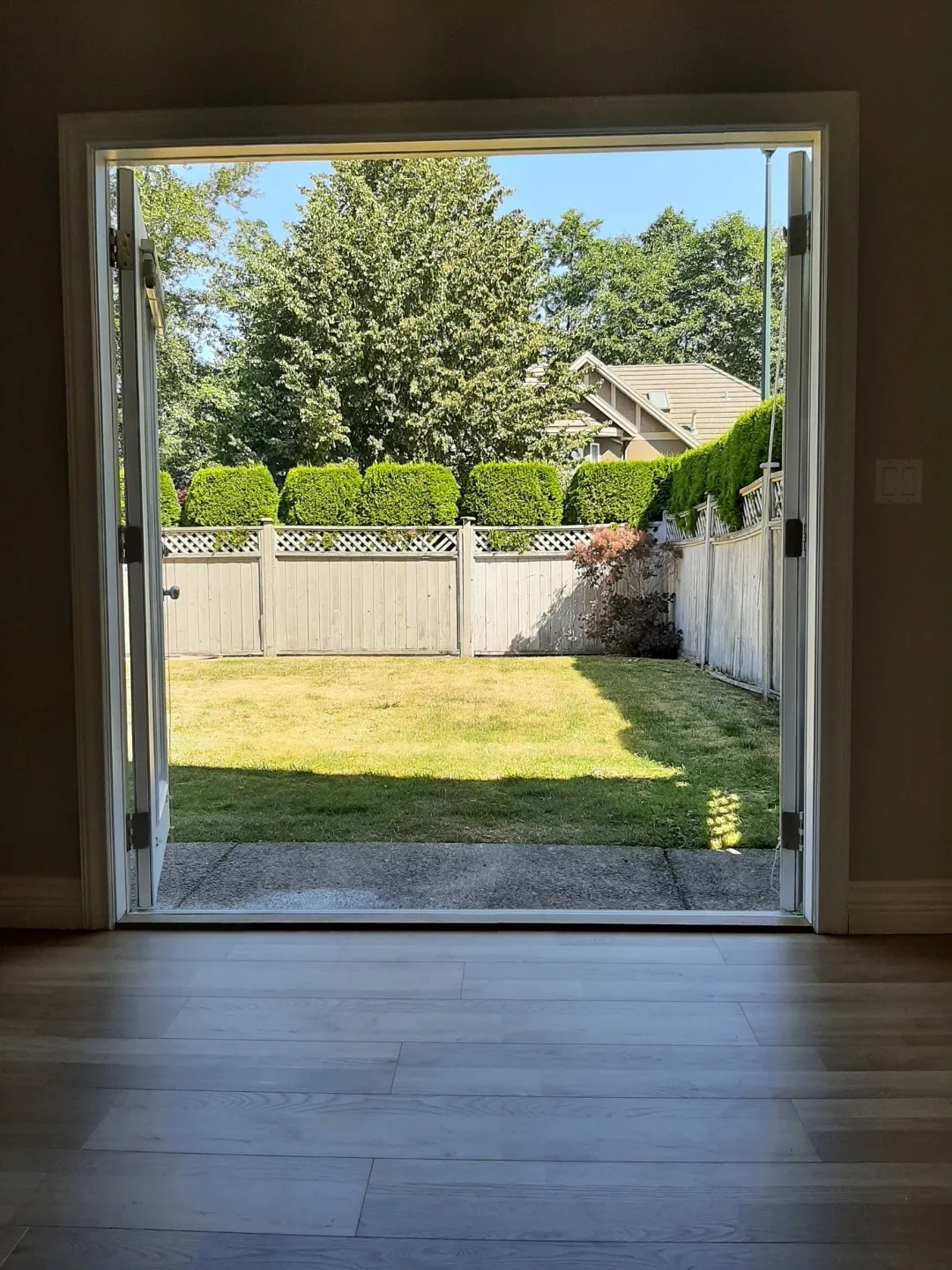 White Rock/ South Surrey 2 bedroom for rent image indicator(3)