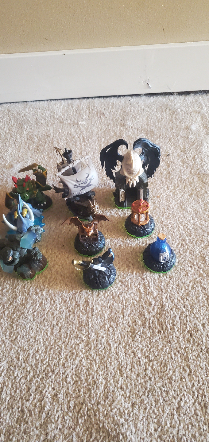 Skylanders Figures & Portal of Power - photo 4