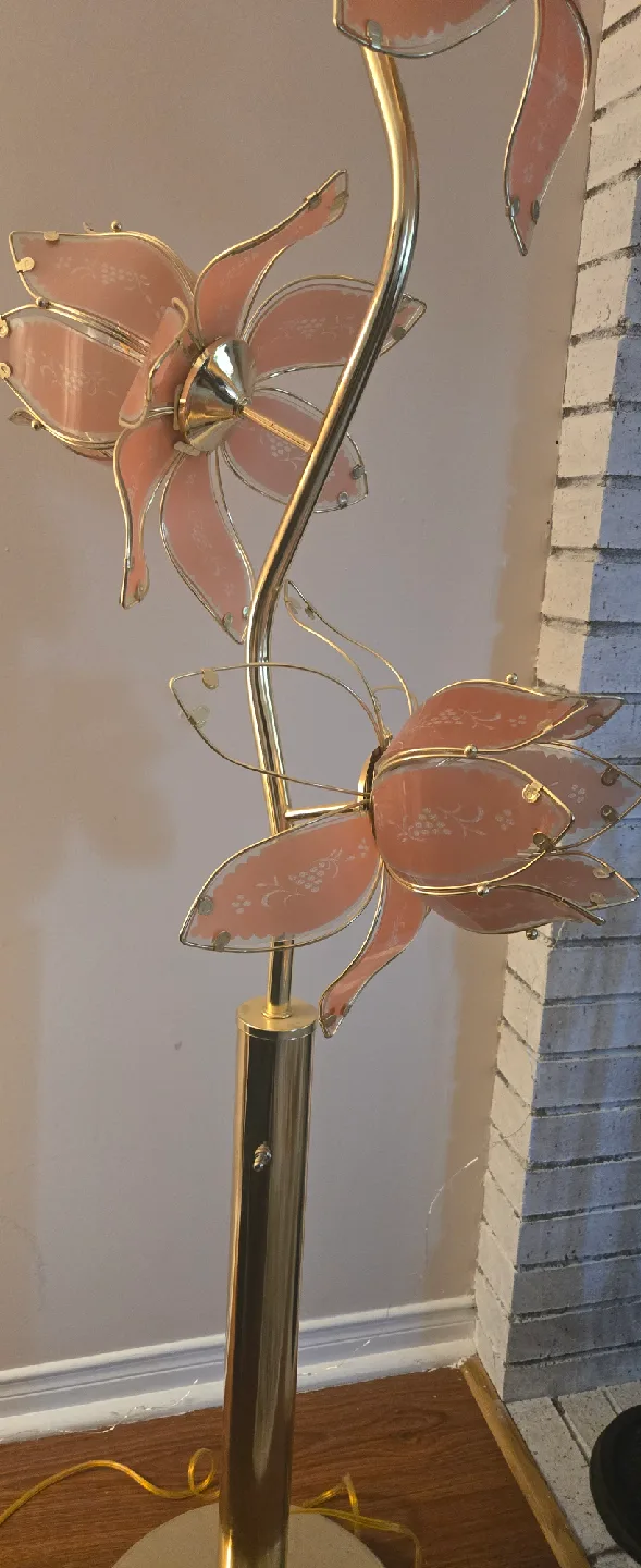 Vintage Lotus Floral Floor Lamp image indicator(6)