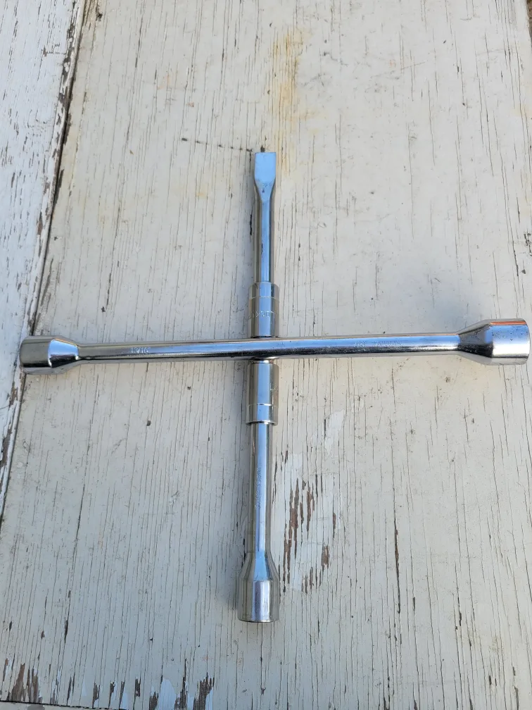 Lug Wrench Set image indicator(3)