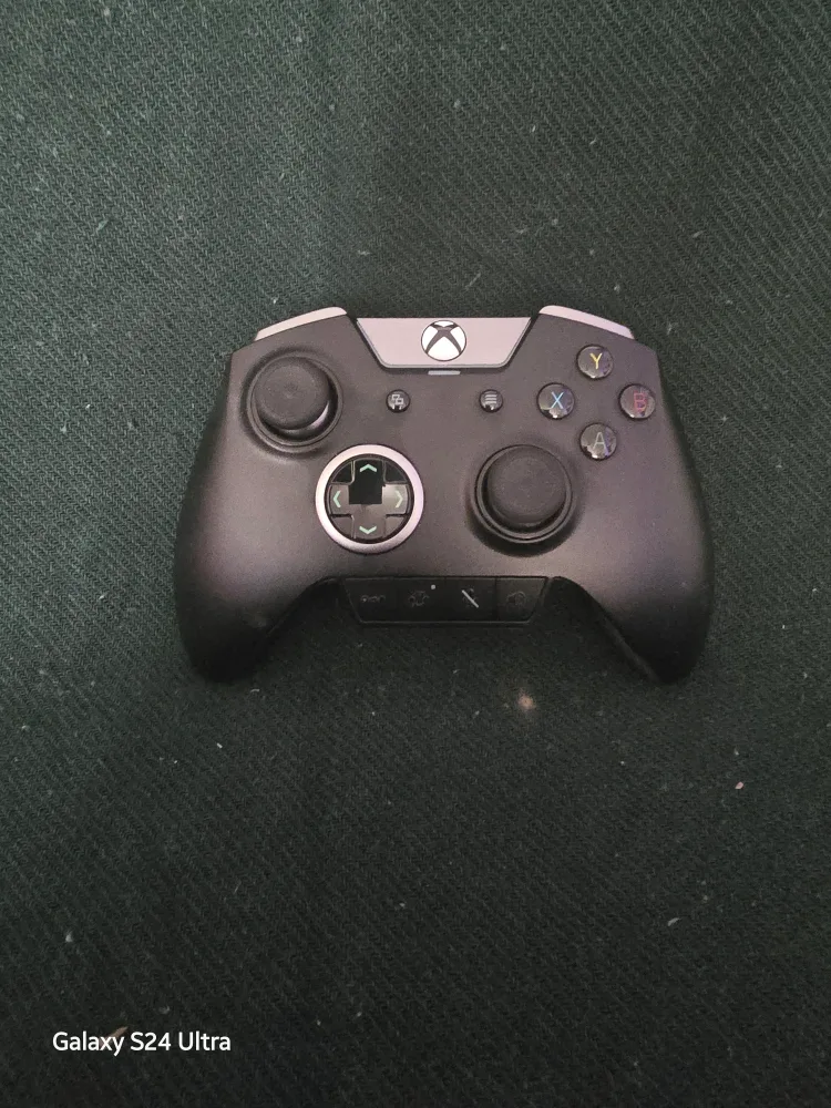 Razer Wolverine Ultimate Xbox Controller image indicator(2)