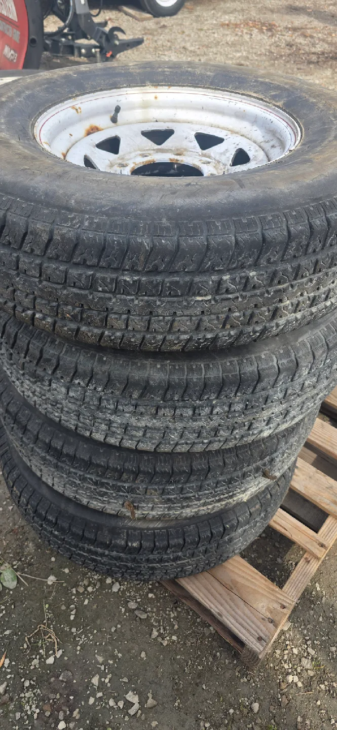 ST235/80R16 Trailer Tires image indicator(3)