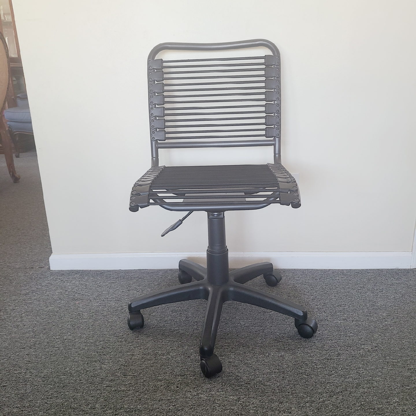 🧡 black bungee cord office chair adjustable with wheels