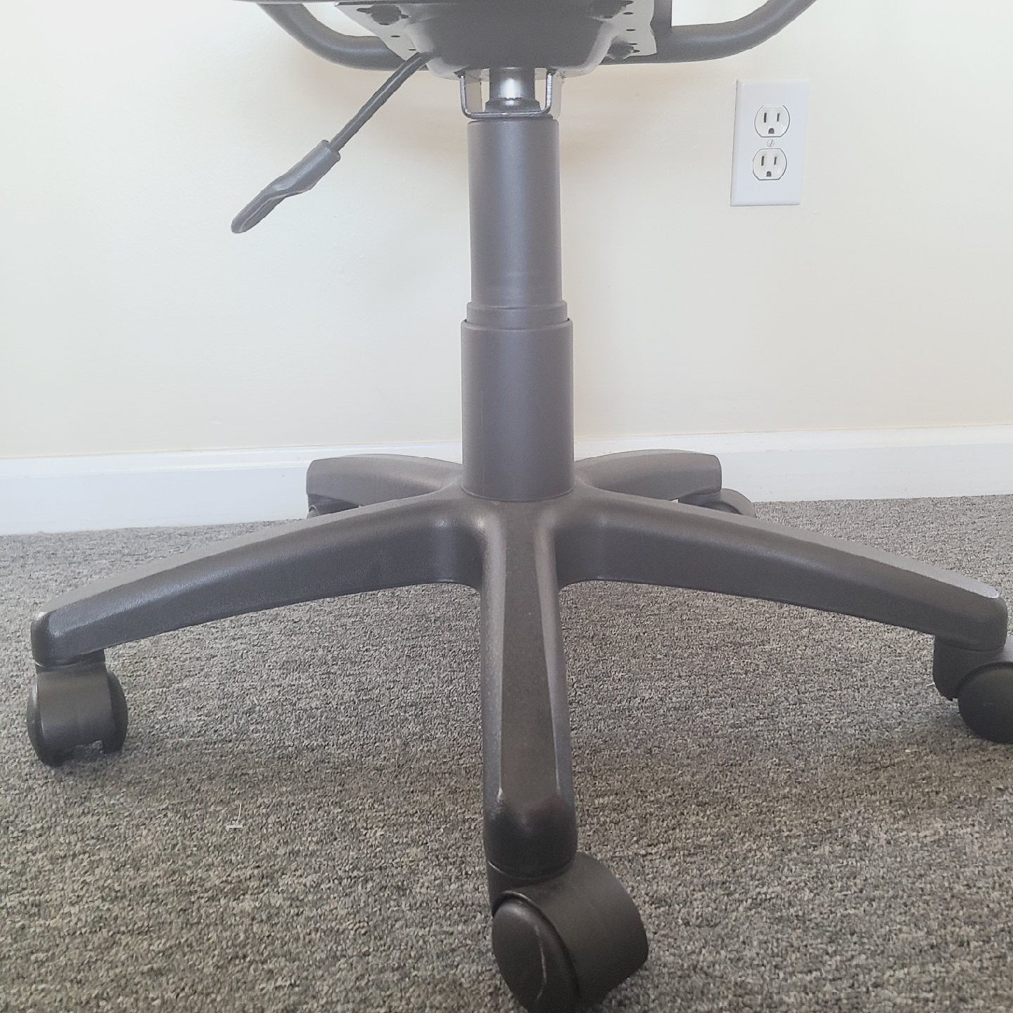 🧡 black bungee cord office chair adjustable with wheels - photo 3