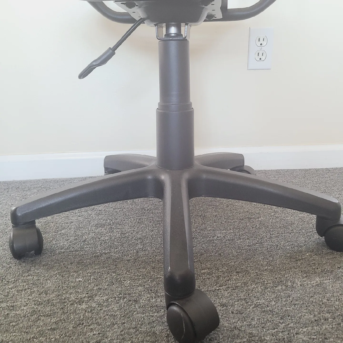 🧡 black bungee cord office chair adjustable with wheels image indicator(3)