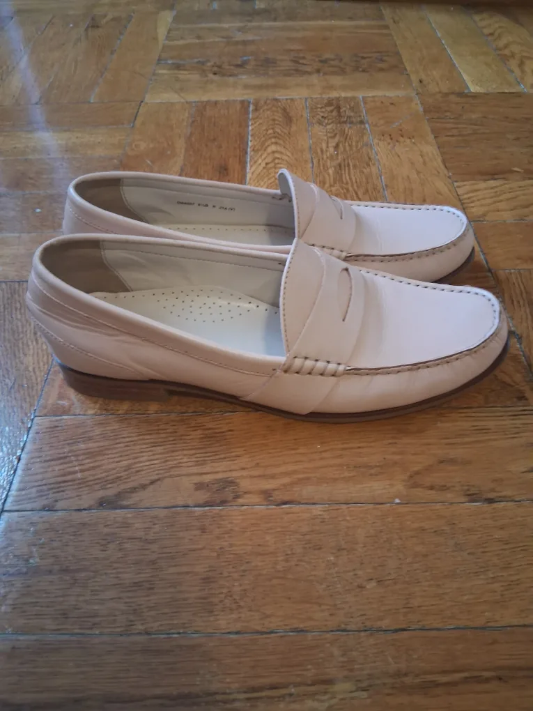 Cole Haan Leather Loafers - Size 8.5 image indicator(4)