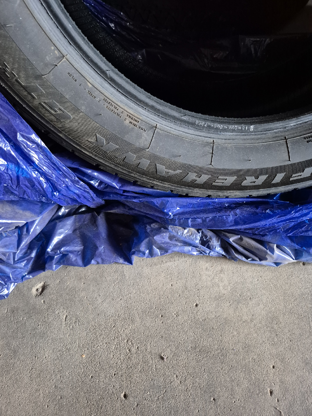 Firestone P235/50R18 Tire