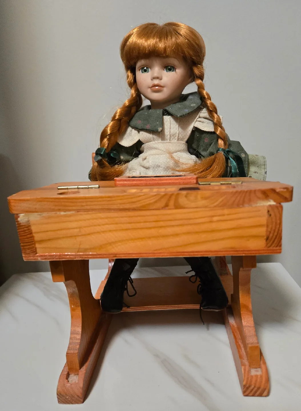 Anne of Green Gables Vintage Porcelain Doll image indicator(2)