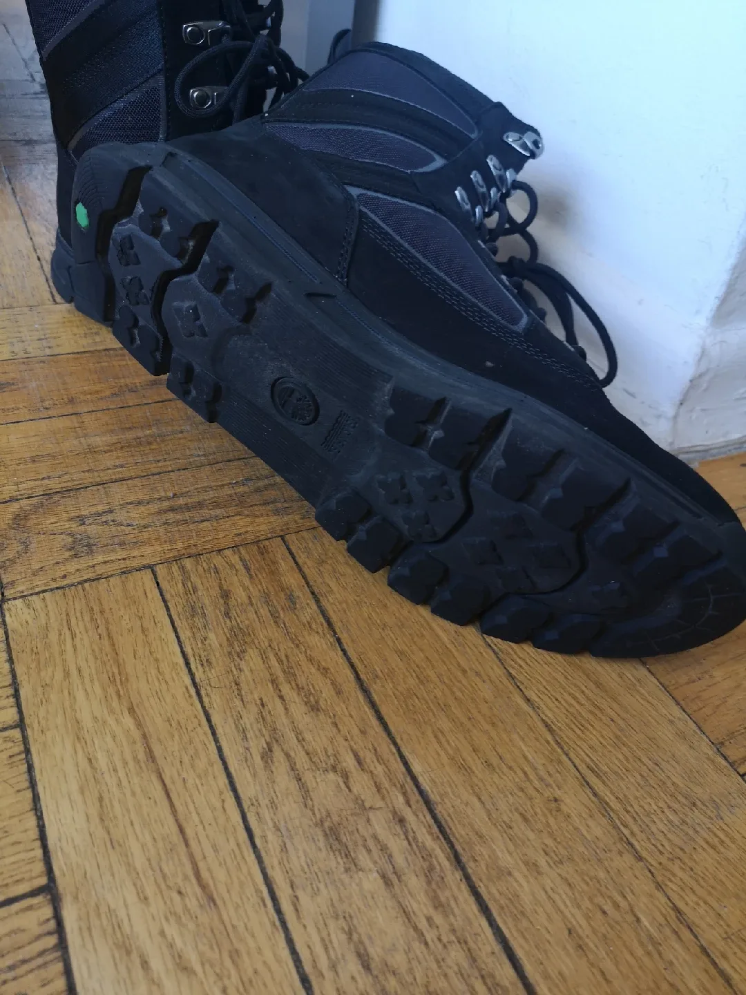 Timberland Black Boots image indicator(3)