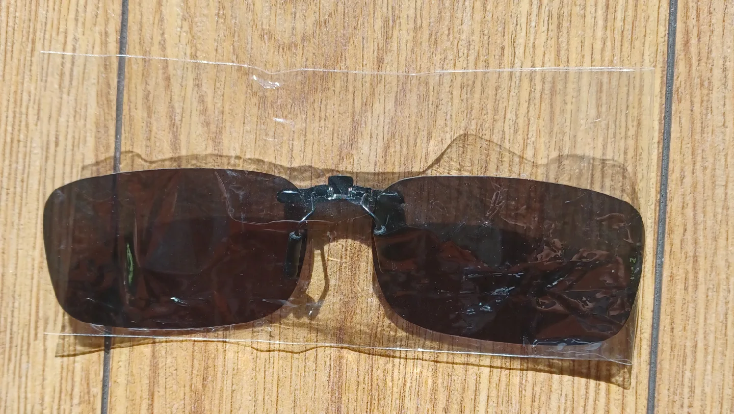 Clip-on Sunglasses - Dark Tint image indicator(4)