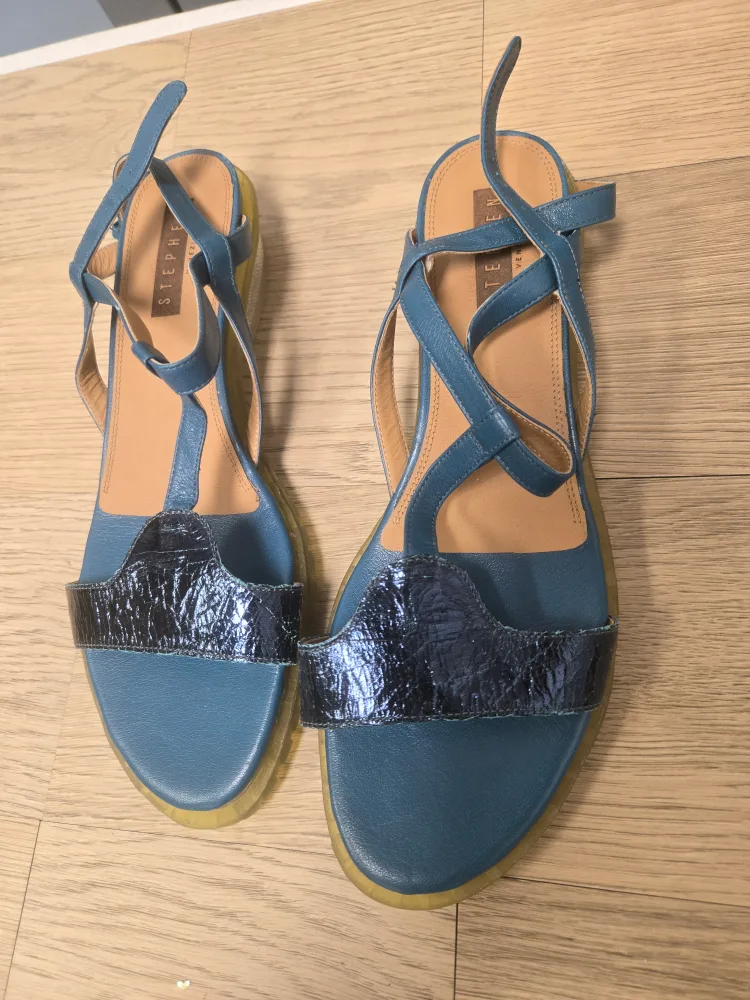 Stephen Venezia Blue Leather Sandals