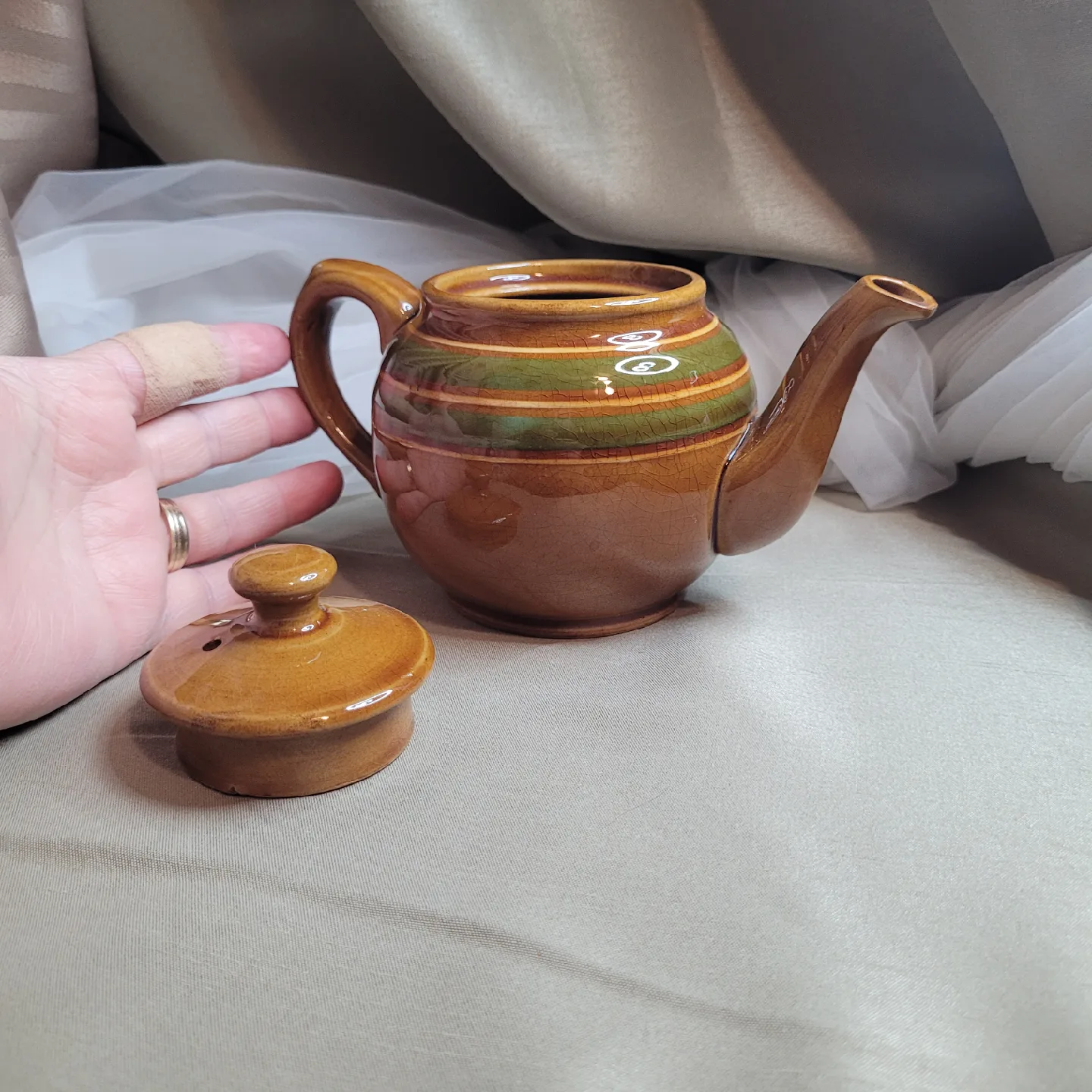 Vintage Sadler Brown Betty Single Teapot - England image indicator(10)