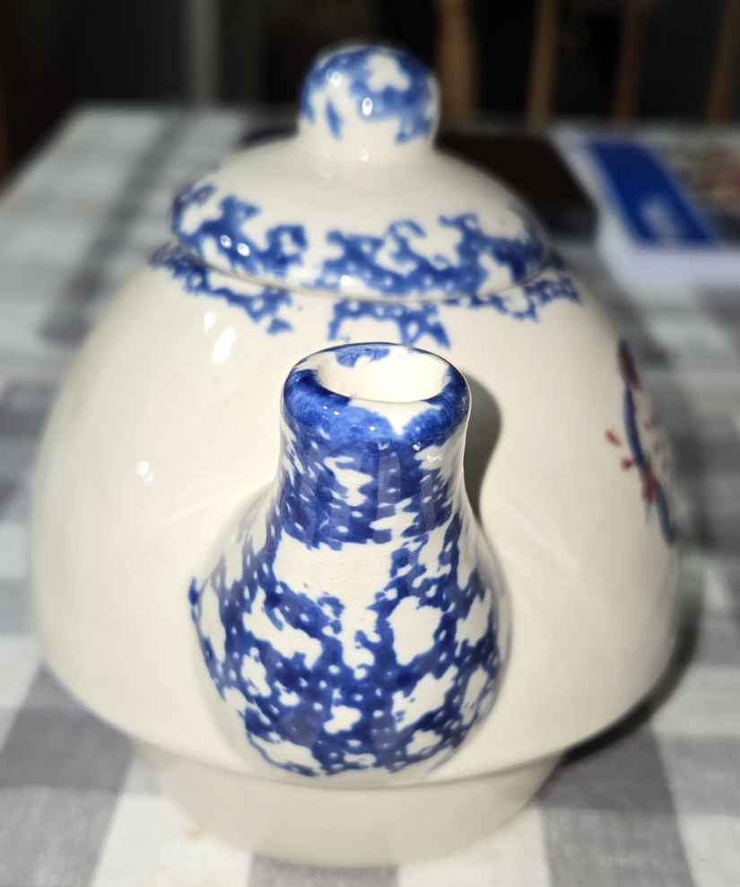 Ceramic Teapot with Heart Design - photo 4