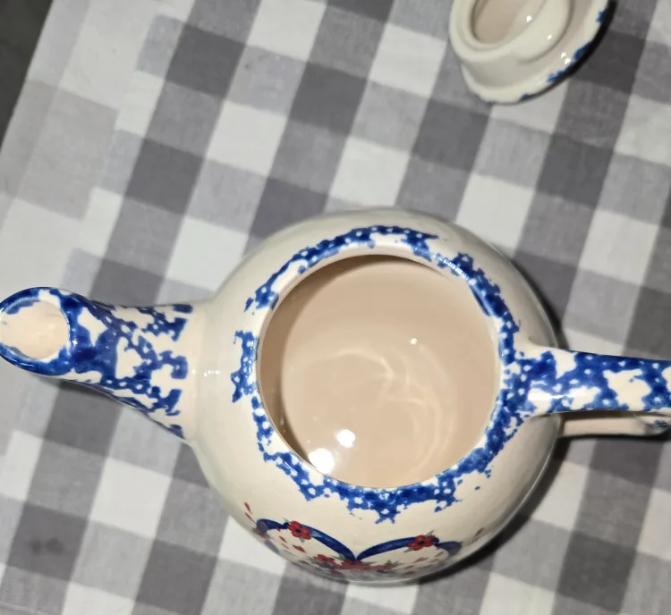 Ceramic Teapot with Heart Design image indicator(7)