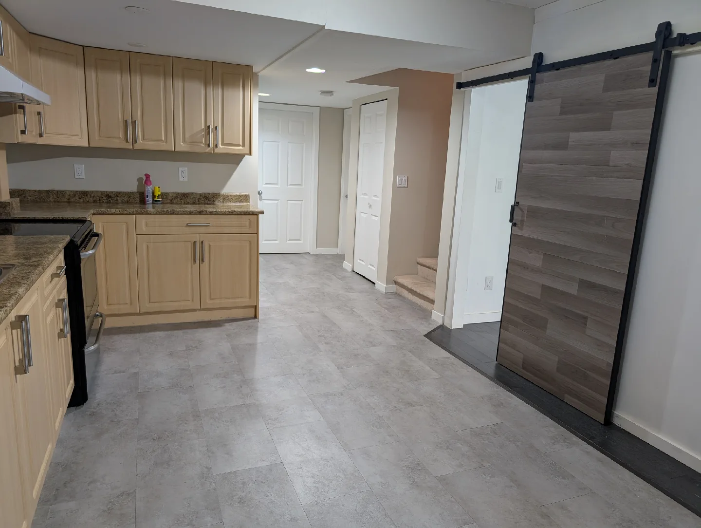 One bedroom basement for rent image indicator(7)