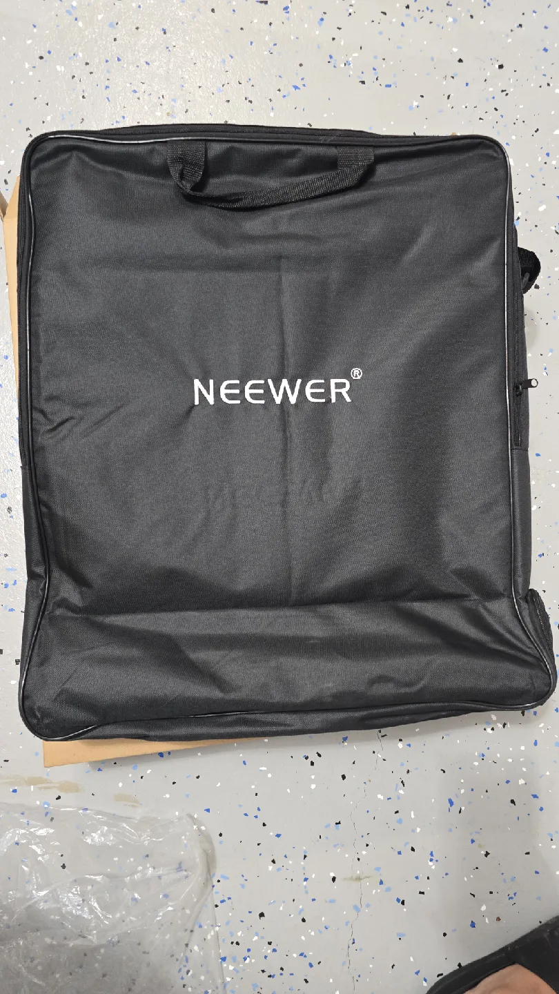Brand New- Neewer RP18B Pro LED Ring Light with Stand & Bag image indicator(5)