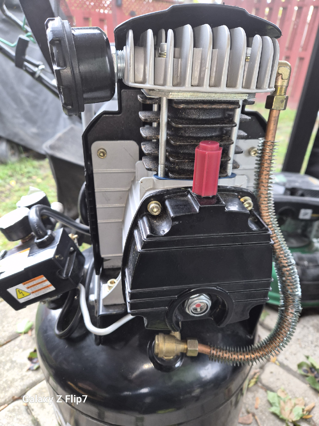 Husky 10 Gal Portable Air Compressor - photo 2