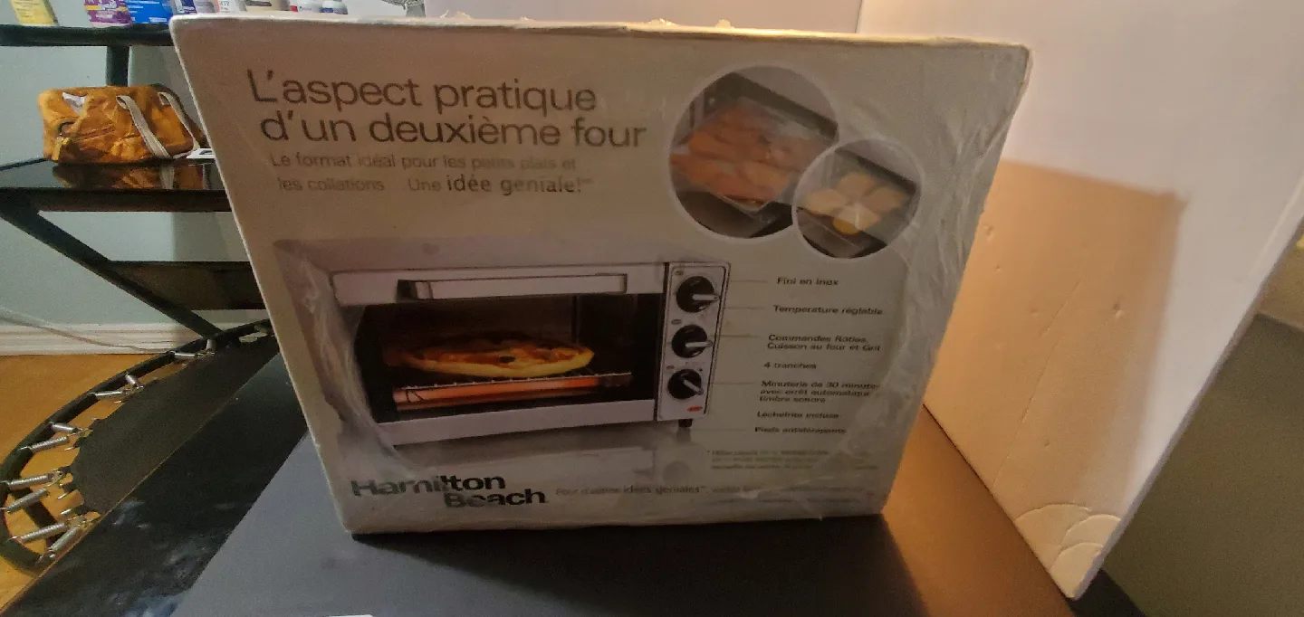 Hamilton Beach Toaster Oven - 4 Slice Capacity image indicator(3)