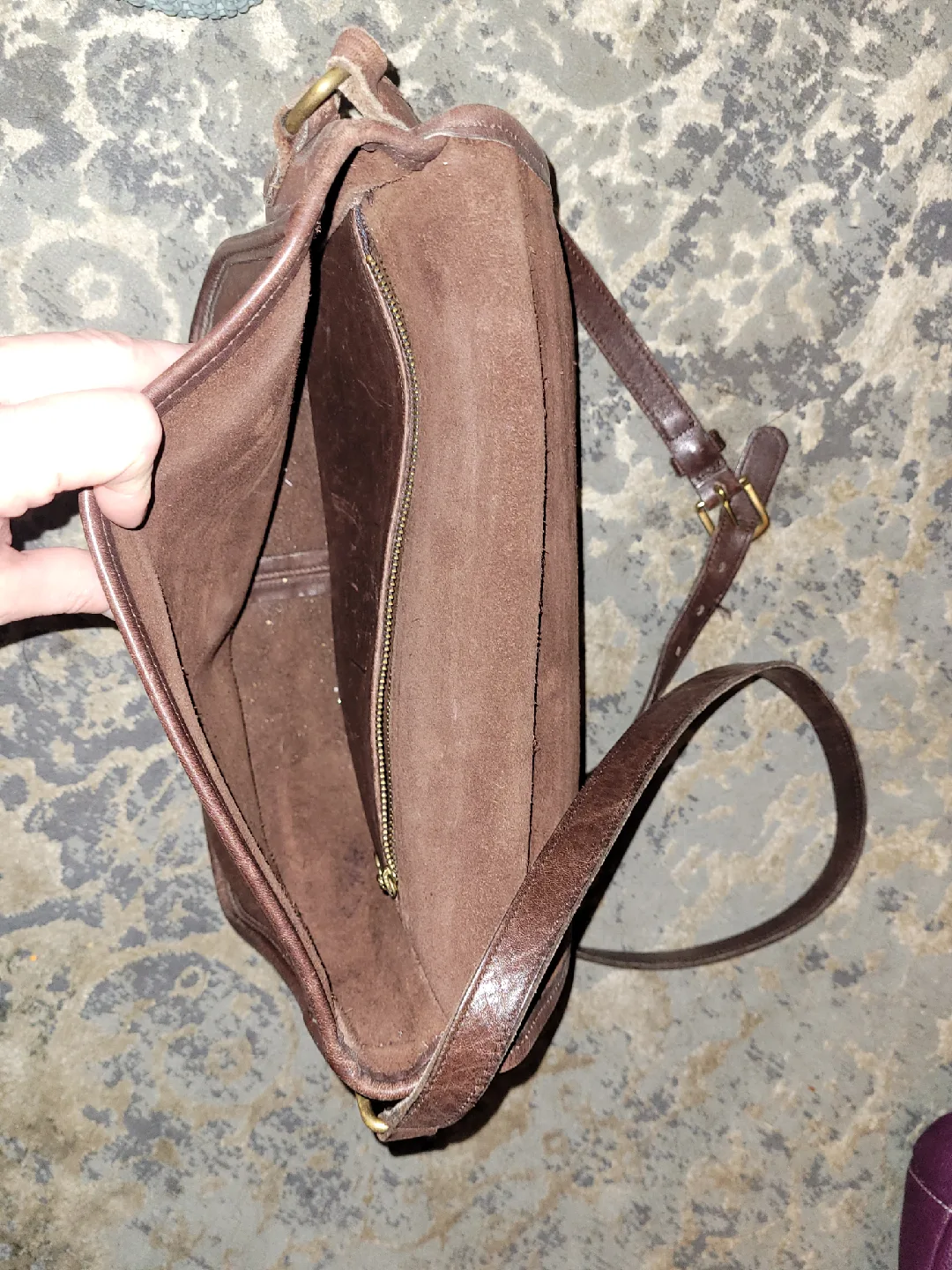 Vintage Coach Brown Leather Crossbody Bag image indicator(2)